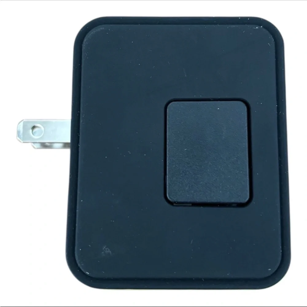 Worldwide Universal Green & Black All-in-One Travel Adapter